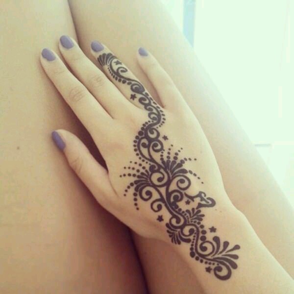 henna tattoo