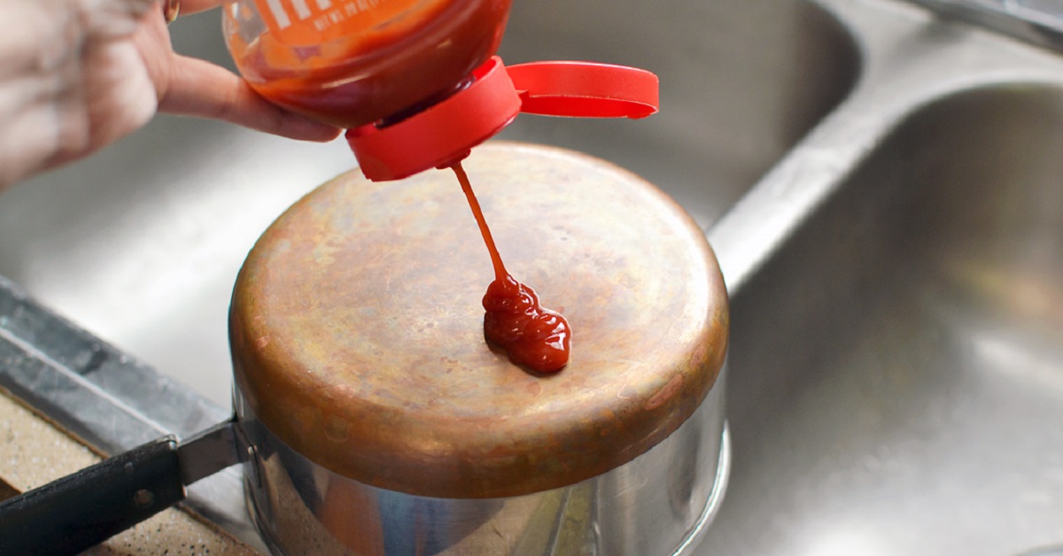 ketchup-copper-kitchen-cleaning-tips